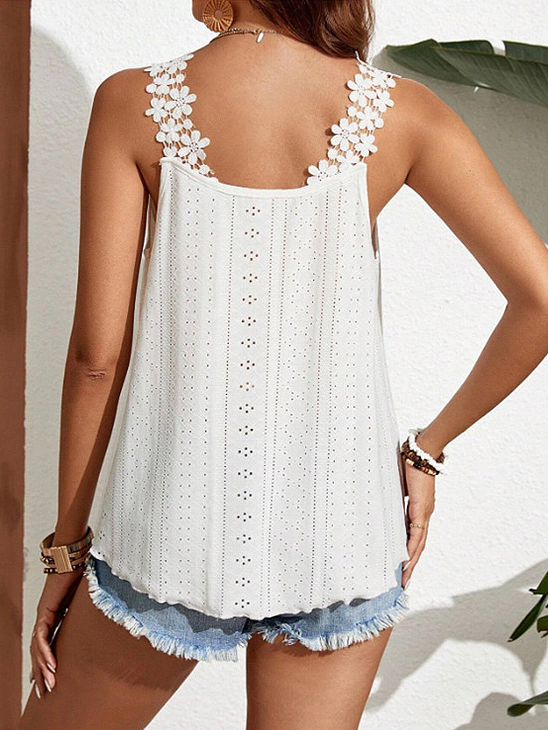 Lace Detail Scoop Neck Tank