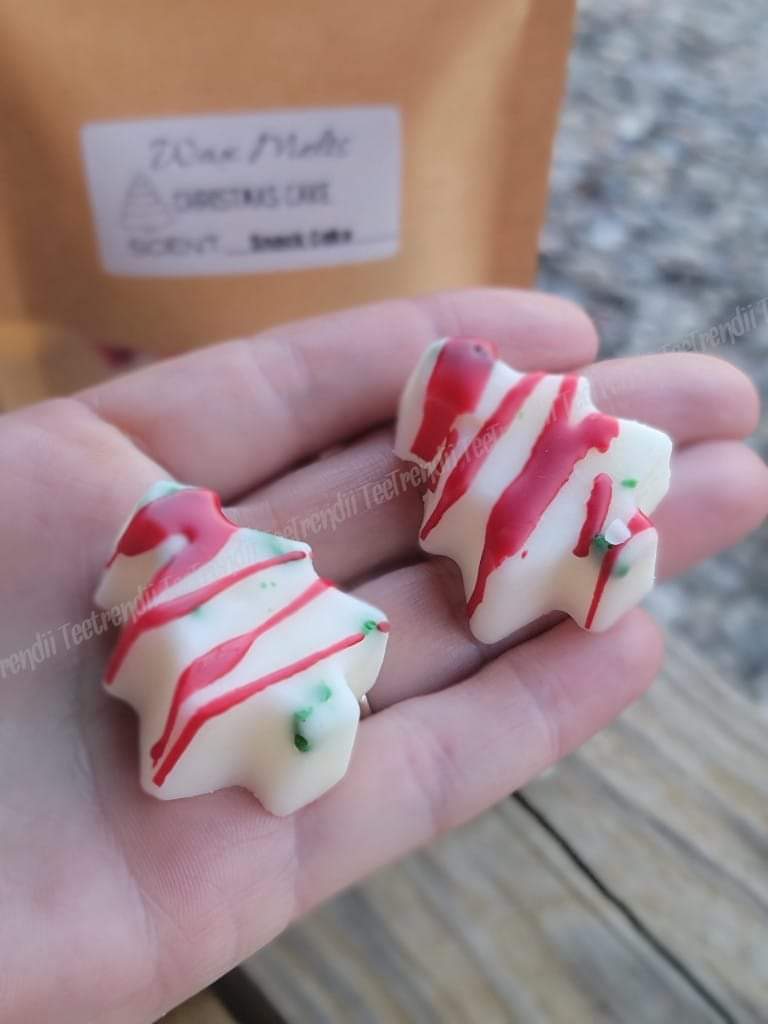 Wax melts that look and smell like Christmas tree cakes.